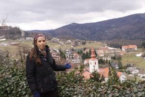 Turistična patrulja je v našo občino pripeljala nemško študentko Dunjo, ki so jo med drugim navdušili tudi razgledi iz Planine pri Sevnici. 