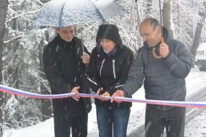 Snežena otvoritev cestnega odseka v Straži na Gori