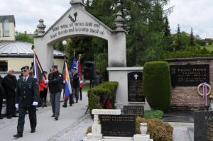 Komemoracija pri grobu