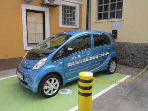 Občine RASR lastnice električnega avtomobila