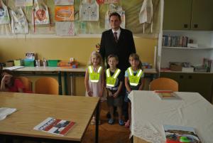 Prvošolki in prvošolec POŠ Kalobje 