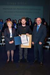 Diplomant Grega Birsa s podžupanjo Silvo Koželj in ravnateljem Višje strokovne šole mag. Brankom Šketom. 