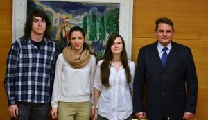 Z leve: Boštjan Kopinšek, Dijana Kalin in Anja Poznič z županom