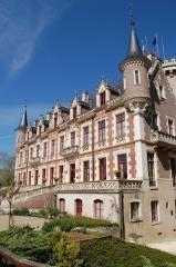 Občinska zgradba v Saint Florent sur Cher