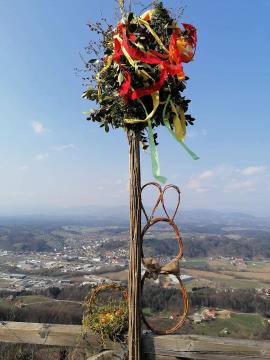 received_1525711487760109