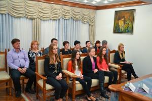 Najboljše maturantke s svojimi starši