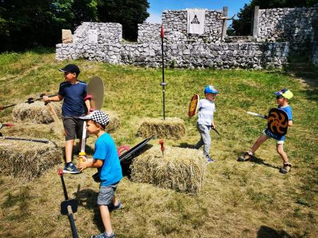 received_1660283644162057