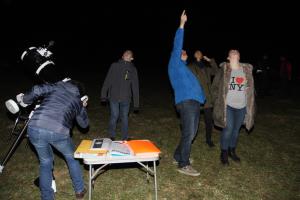 S teleskopom in prostim očesom 