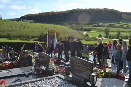 Komemoracija na grobu Stanka Straška