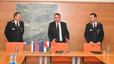 Podpis pogodbe župan mag. Marko Diaci, predsednik Gasilske zveze Šentjur Aleš Guzej in poveljnik Uroš Siter
