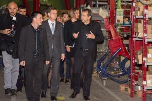 Premier dr. Miro Cerar z direktorjem Iztokom Španom v podjetju Tajfun (vir: FB stran podjetja Tajfun) 
