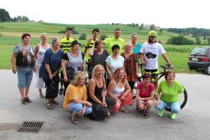 Milana so na pot pospremili someščani. 