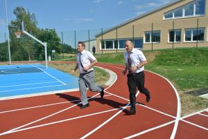 Otvoritveni tek župana in predsednika sveta KS Dramlje Vilija Kramarška. 