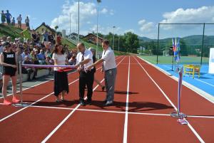 Rez traku ob otvoritvi