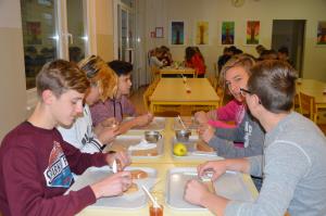 Slovenski zajtrk na OŠ Blaža Kocena Ponikva. 