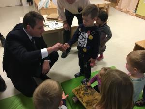 Poskušanje medu v vrtčevski enoti Hruševec 