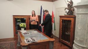 Urška Kopinšek nadaljuje šolanje v Ljubljani. 