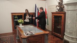 Nina Špes se je odločila za kozmetično šolo. 