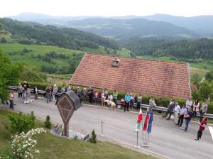 Zbrani krajani na otvoritvi