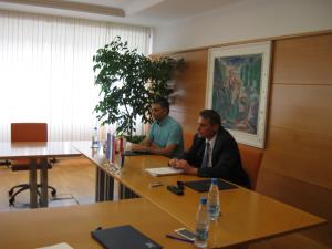 Podpis pogodbe za zunanjo ureditev pri OŠ Slivnica pri Celju. 