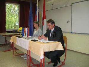 Podpis pogodbe z izvajalcem del energetske sanacije šole je bil izveden lani septembra. Podjetje TIPO gradnje je v maju pričelo z deli. 