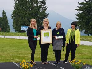 Maja Pak, Mateja Berglez, Breda Retuznik in državna sekretarka Eva Štravs Podlogar 