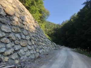 Zahtevna gradnja ceste Planina - Sevnica. 